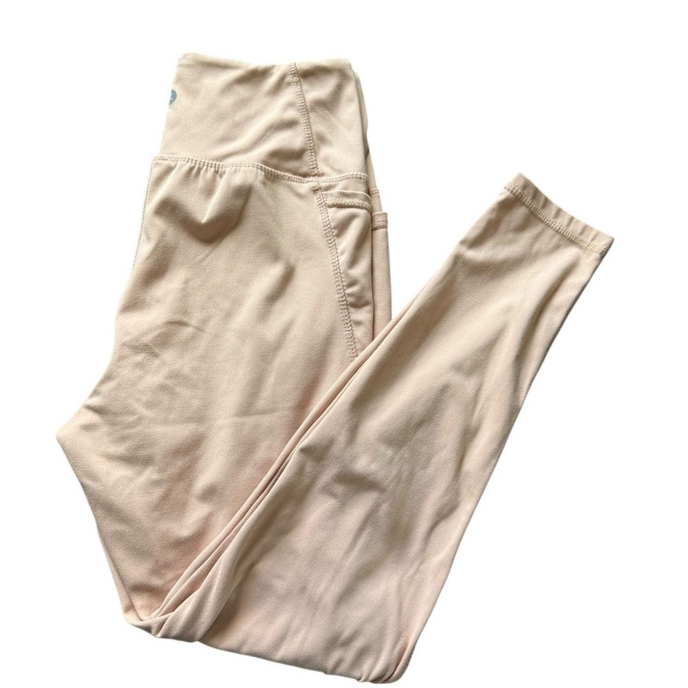 Soft pink leggings, stretchy and comfortable #leggings #activewear